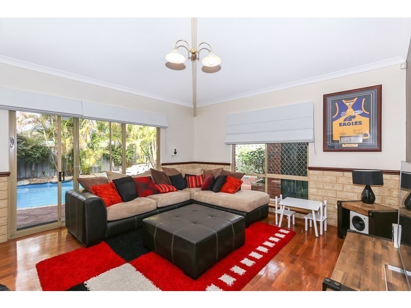 40 The Broadwater, Ballajura WA 6066