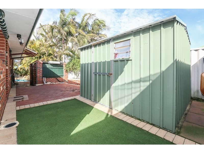 40 The Broadwater, Ballajura WA 6066