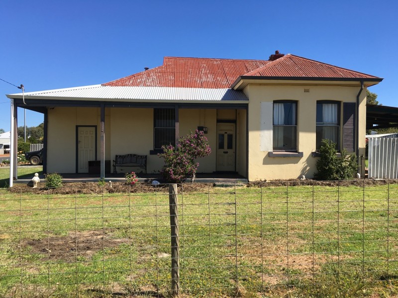 51 Clayton Rd, Narrogin WA 6312