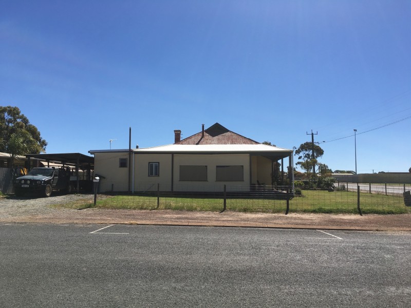 51 Clayton Rd, Narrogin WA 6312