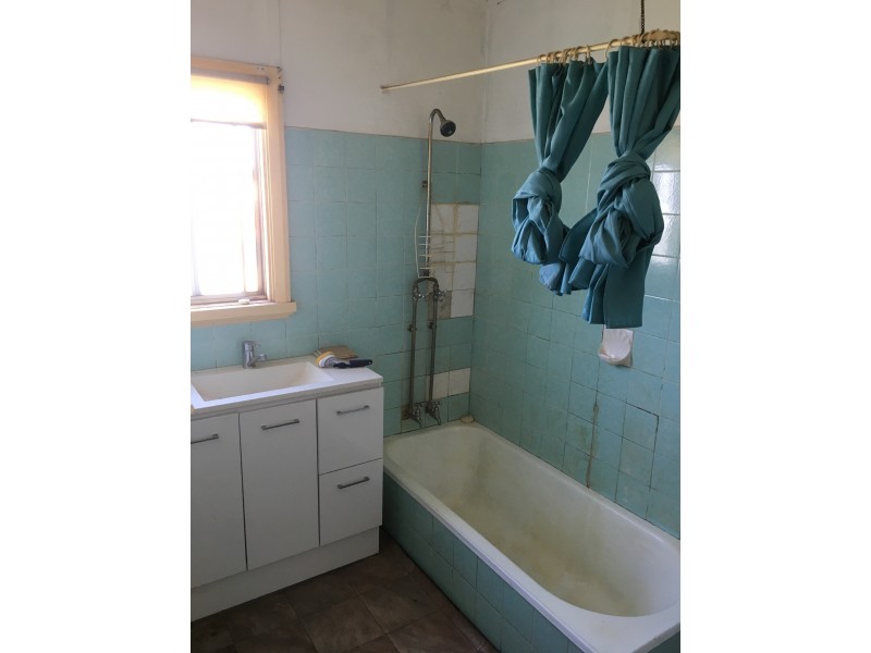 51 Clayton Rd, Narrogin WA 6312