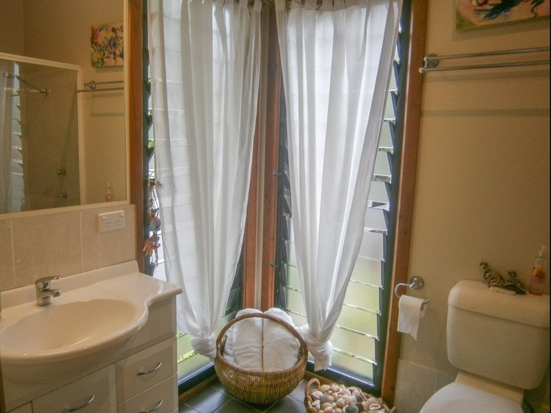 3 Belle Court, Rainbow Beach QLD 4581