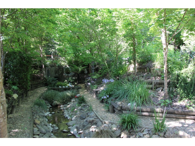 17 Mount Porepunkah Road, Bright VIC 3741