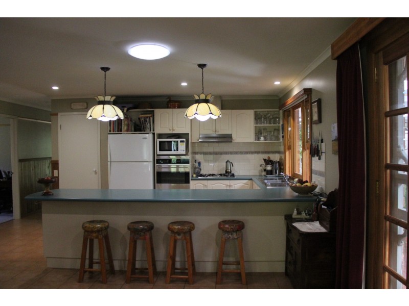 17 Mount Porepunkah Road, Bright VIC 3741