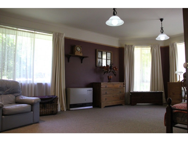 17 Mount Porepunkah Road, Bright VIC 3741