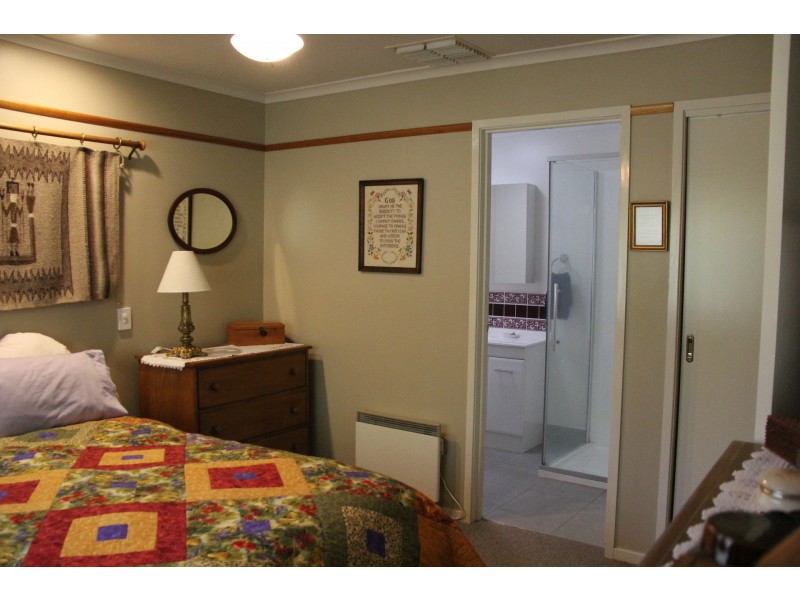 17 Mount Porepunkah Road, Bright VIC 3741