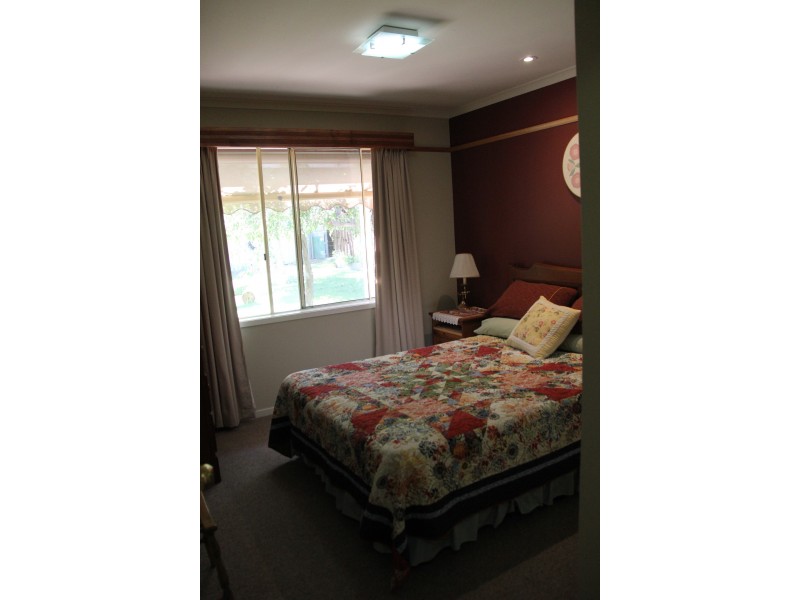 17 Mount Porepunkah Road, Bright VIC 3741