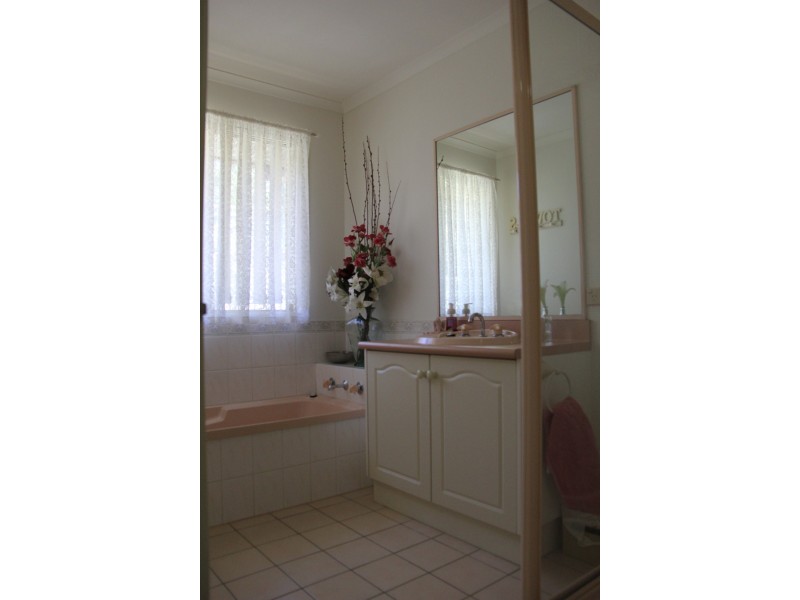 17 Mount Porepunkah Road, Bright VIC 3741