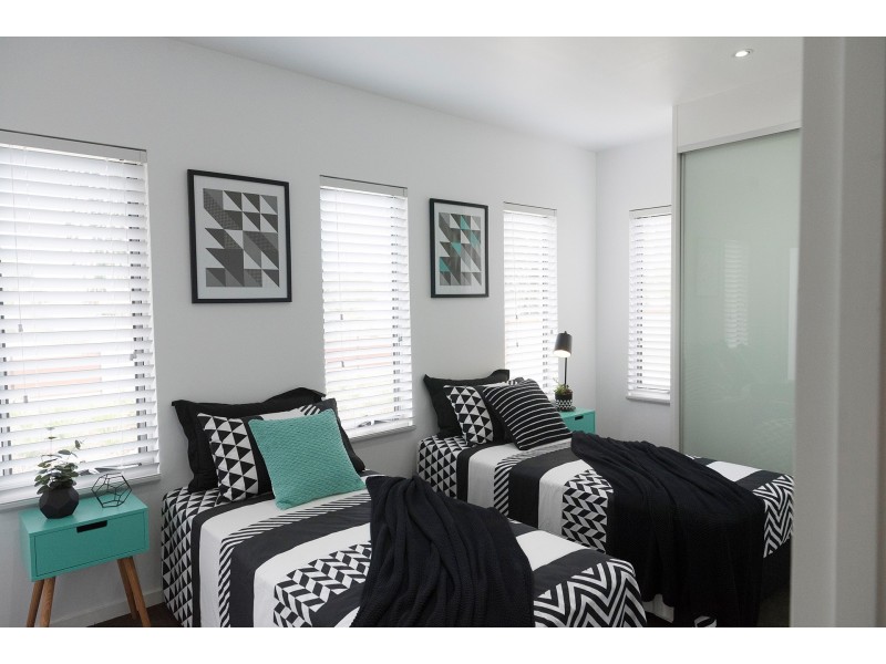 4 Johnston Boulevard, Urraween QLD 4655