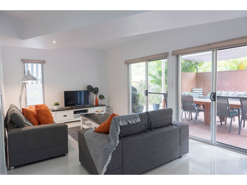 4 Johnston Boulevard, Urraween QLD 4655