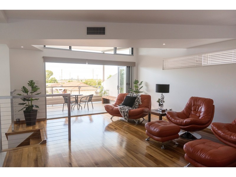 4 Johnston Boulevard, Urraween QLD 4655