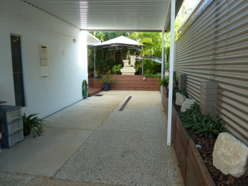 4 Johnston Boulevard, Urraween QLD 4655