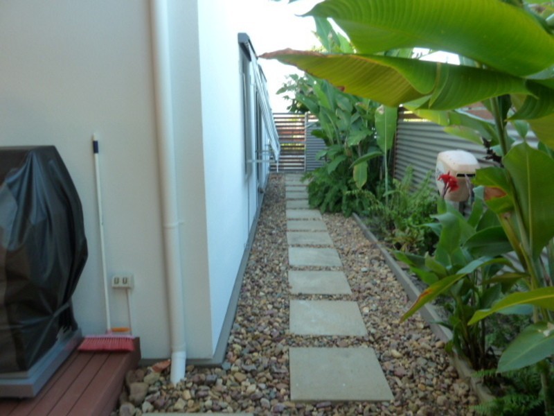 4 Johnston Boulevard, Urraween QLD 4655