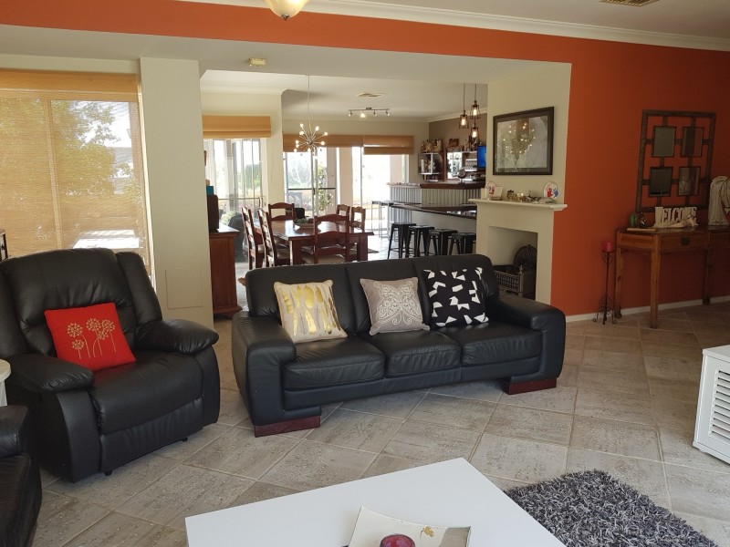 6 Wave Cove, Port Kennedy WA 6172