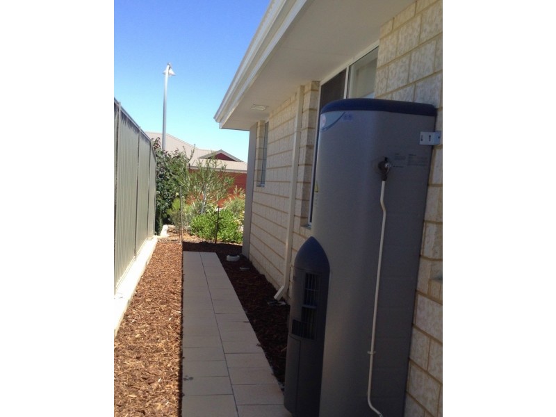 12 Exeter Court, Piara Waters WA 6112