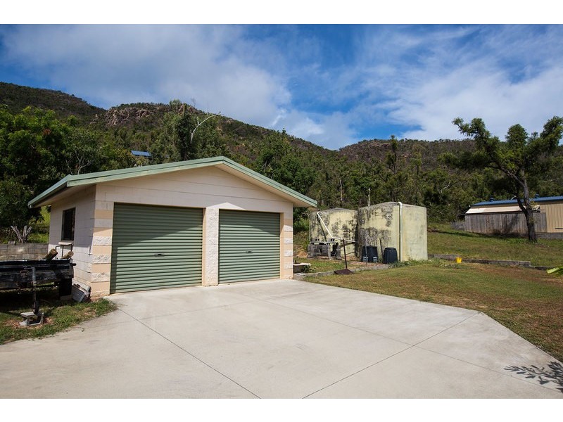 105 Gloucester Avenue, Hideaway Bay QLD 4800