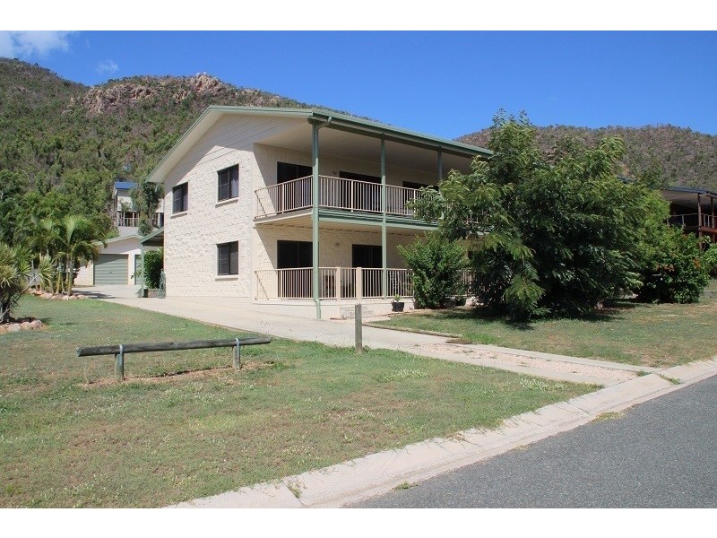 105 Gloucester Avenue, Hideaway Bay QLD 4800