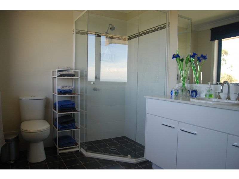 2B Evelyn Street, Floraville NSW 2280