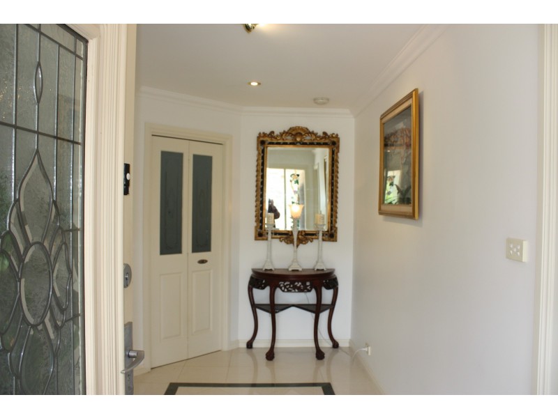 38 Sherwood Place, Royalla NSW 2620