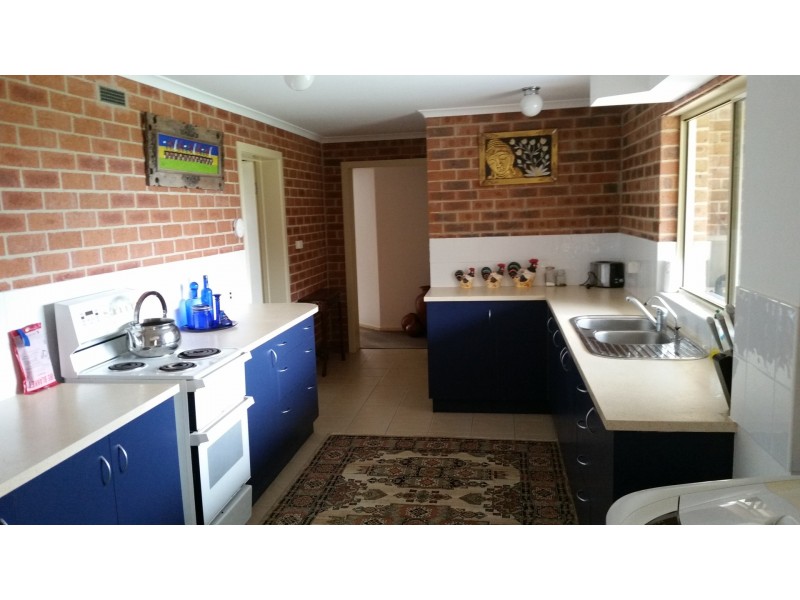 38 Sherwood Place, Royalla NSW 2620