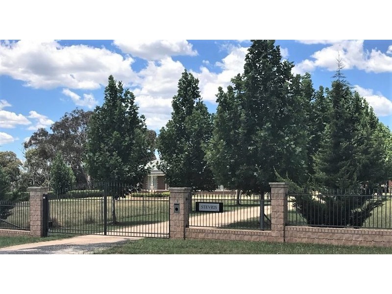 68 Weaver Ridge, Armidale NSW 2350