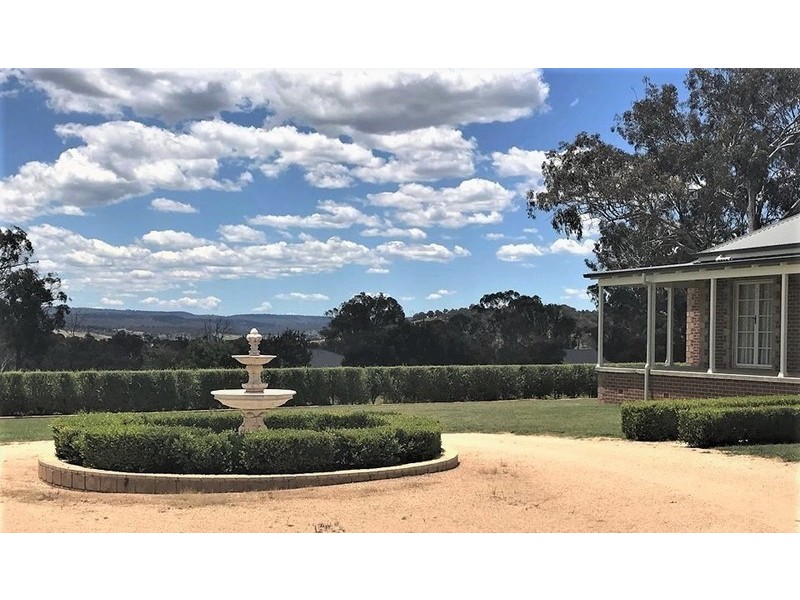 68 Weaver Ridge, Armidale NSW 2350