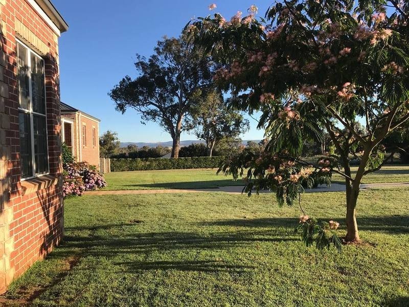 68 Weaver Ridge, Armidale NSW 2350