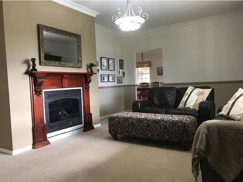 68 Weaver Ridge, Armidale NSW 2350