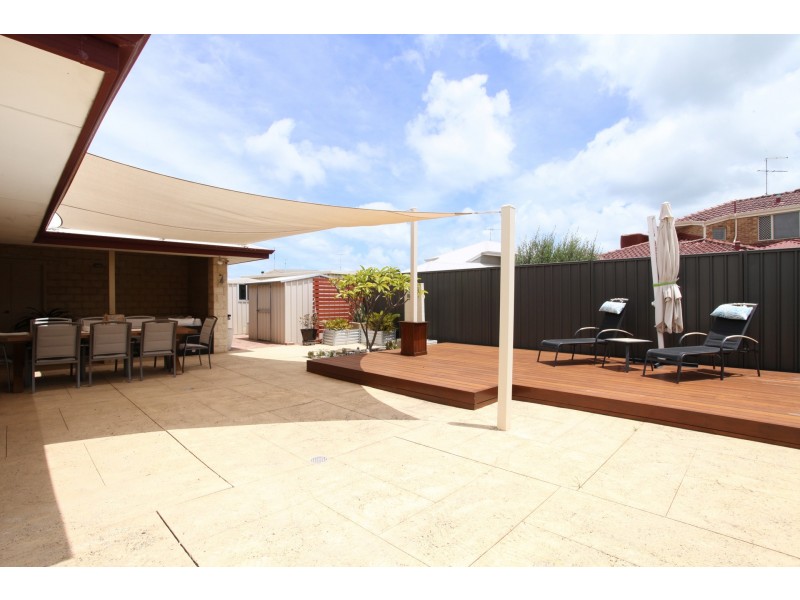 20 Peron Place, San Remo WA 6210