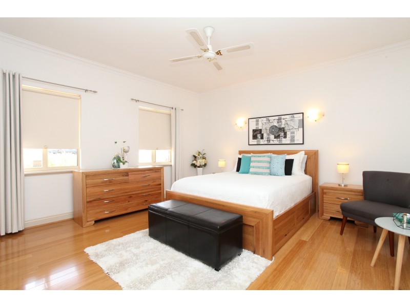 20 Peron Place, San Remo WA 6210