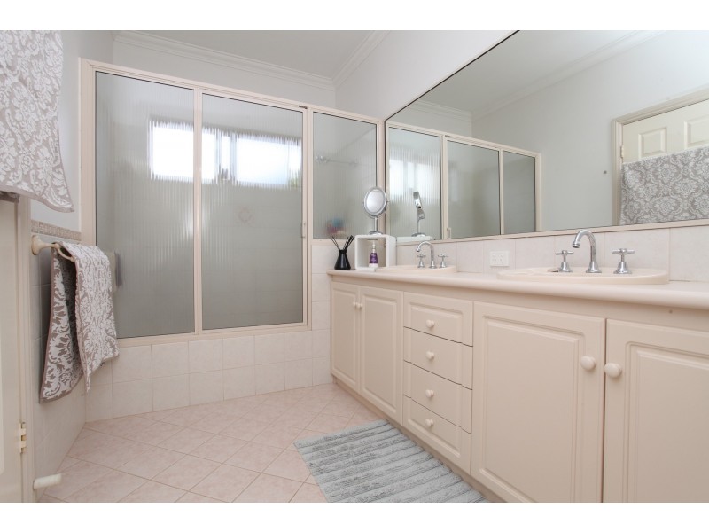 20 Peron Place, San Remo WA 6210