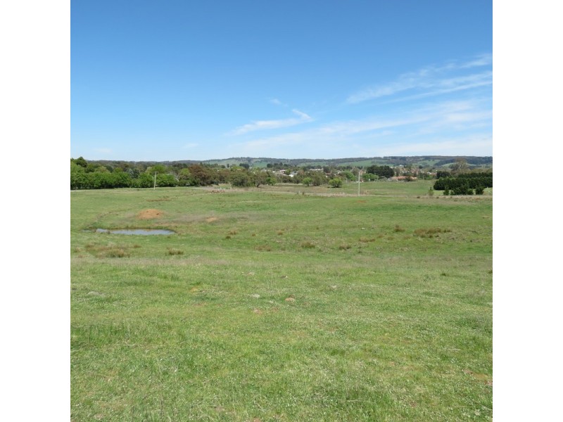 24 RESERVOIR ROAD, Crookwell NSW 2583