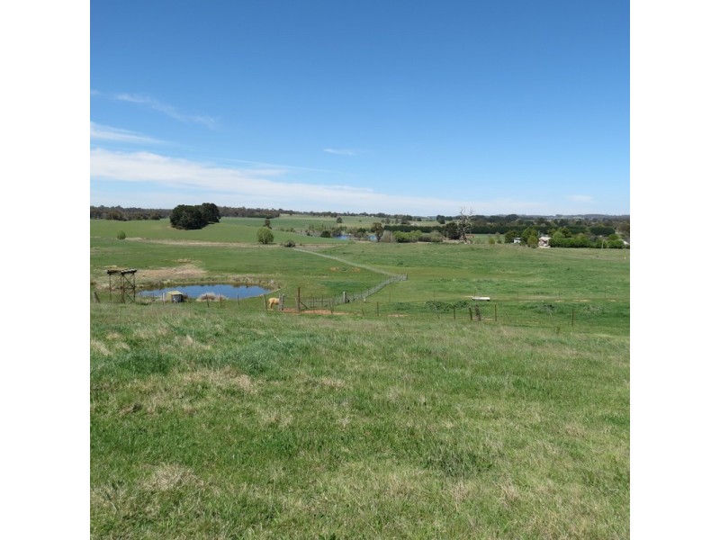 24 Reservoir Road, Crookwell NSW 2583
