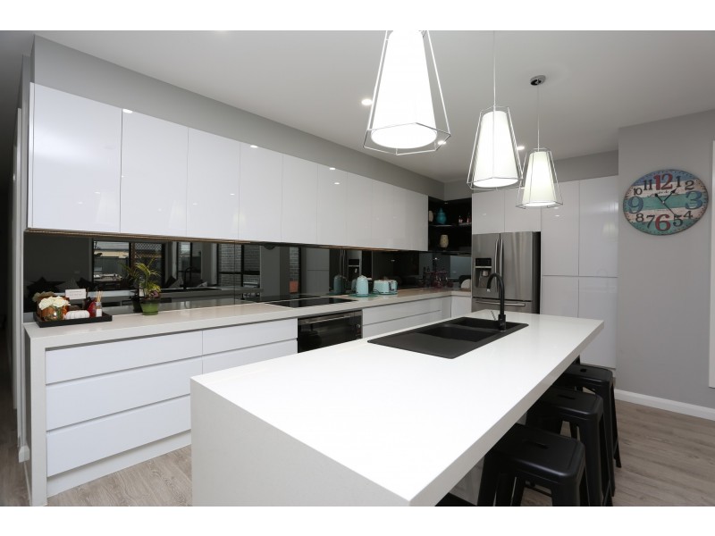 19 Pioneer Street, Craigieburn VIC 3064