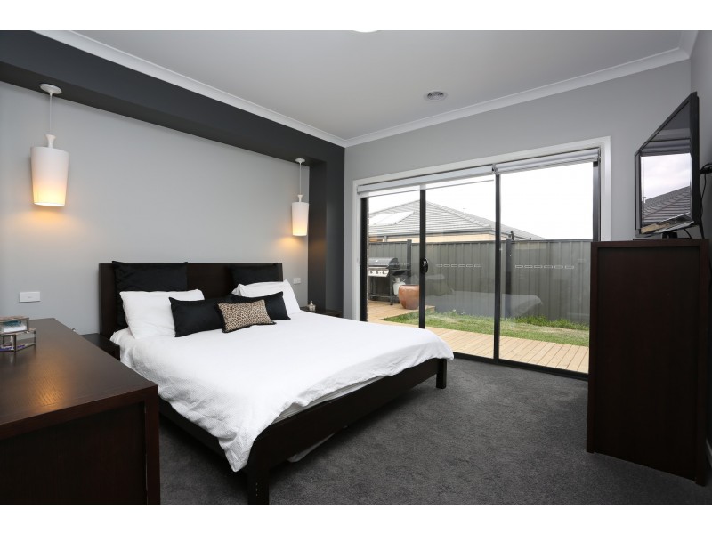 19 Pioneer Street, Craigieburn VIC 3064