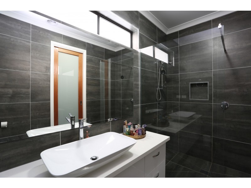 19 Pioneer Street, Craigieburn VIC 3064