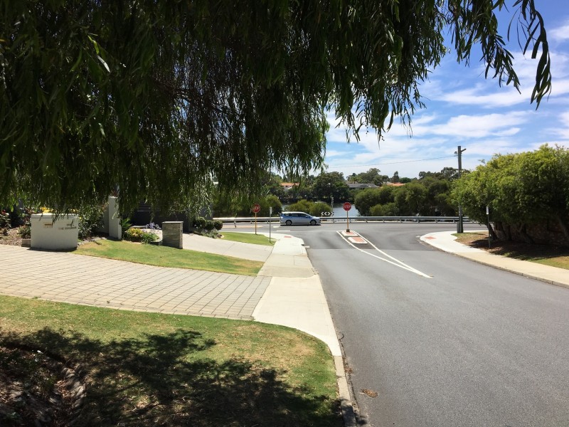 2/14 Cranford Avenue, Mount Pleasant WA 6153