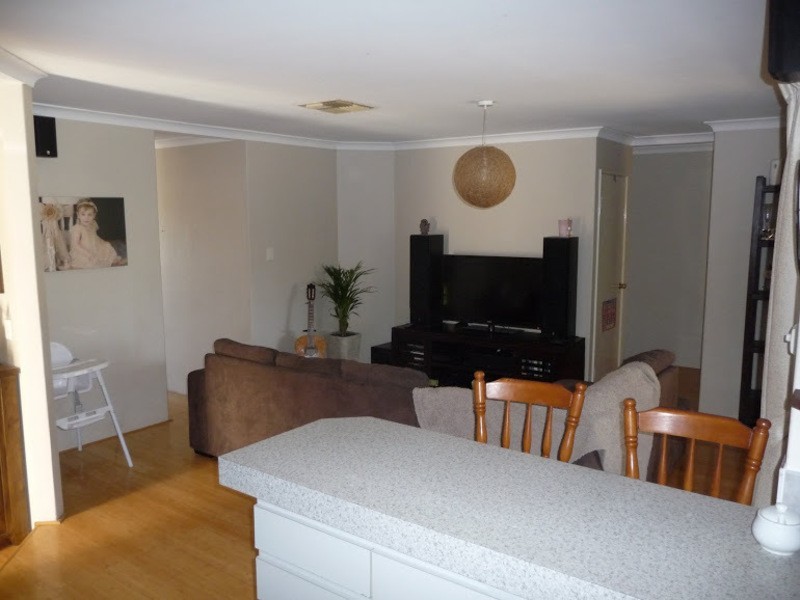 118 Strawberry Drive, Seville Grove WA 6112