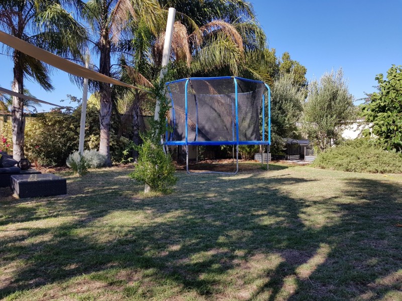 118 Strawberry Drive, Seville Grove WA 6112