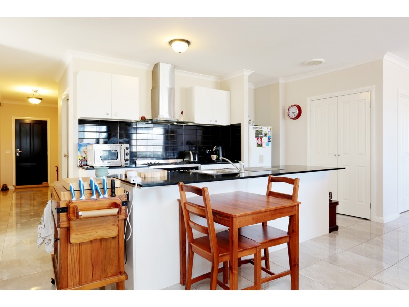 107 Ribblesdale Avenue, Wyndham Vale VIC 3024