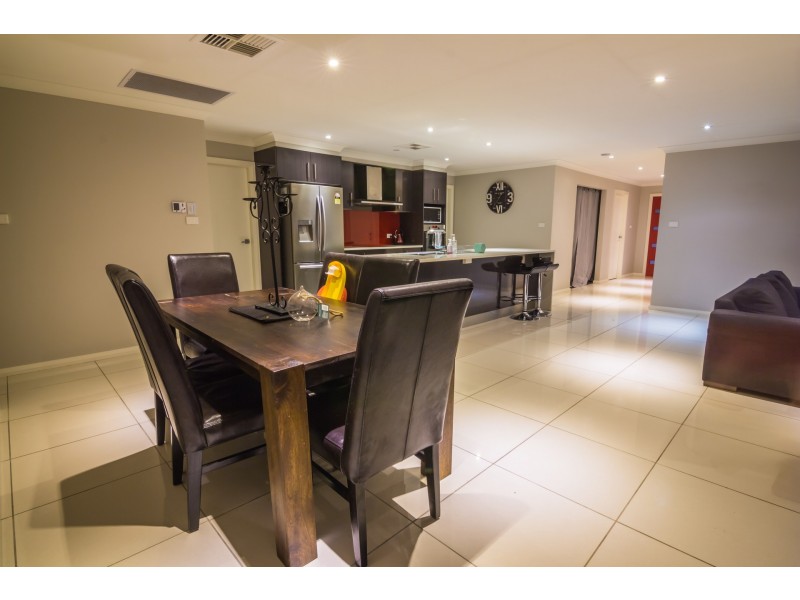 7 Vaucluse Place, Parkes NSW 2870