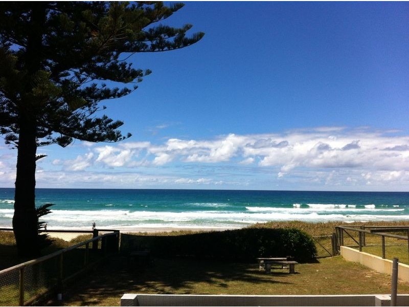 21 Hedges Avenue, Mermaid Beach QLD 4218