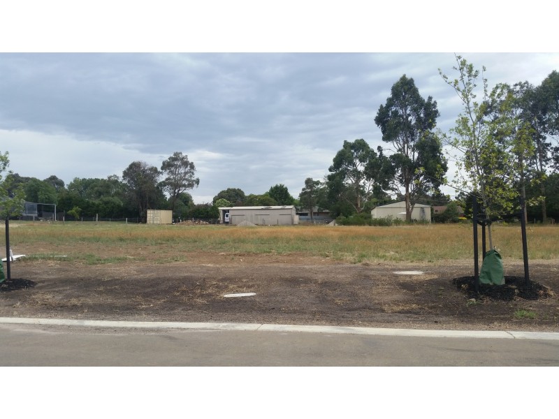 25 Casuarina Drive, Romsey VIC 3434