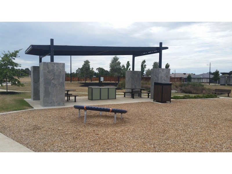 25 Casuarina Drive, Romsey VIC 3434