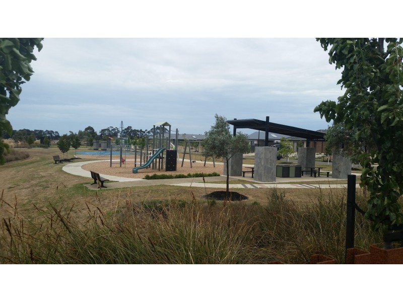 25 Casuarina Drive, Romsey VIC 3434