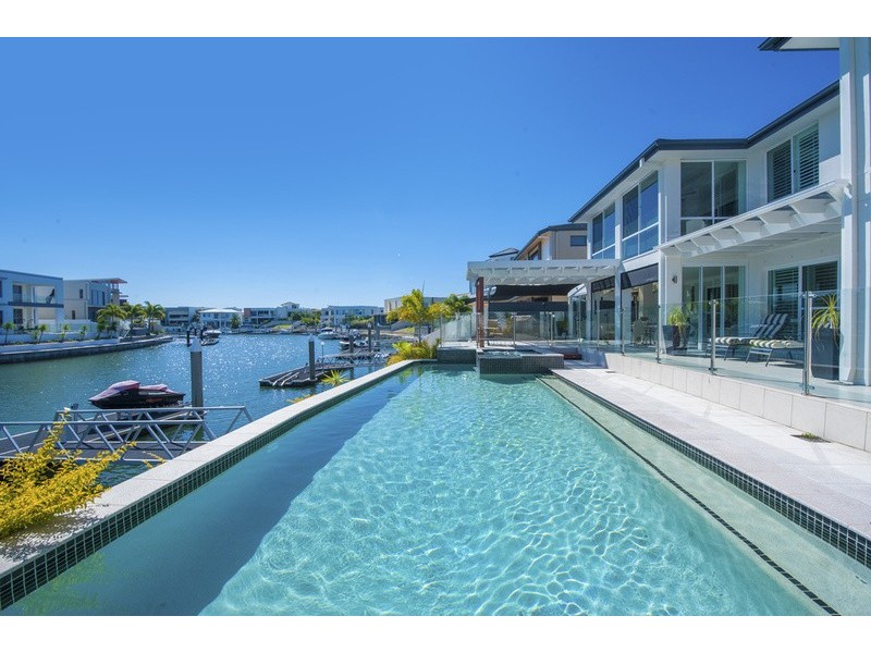 47 Knightsbridge Parade East, Sovereign Islands QLD 4216