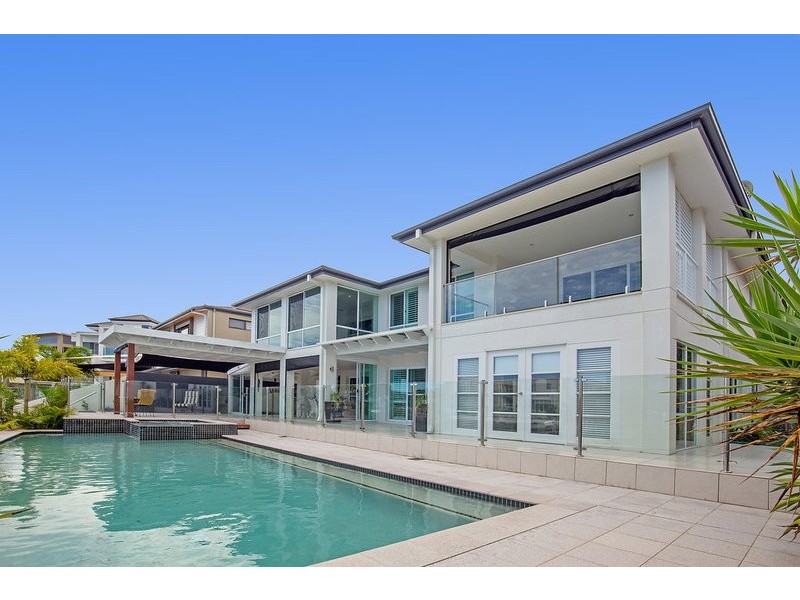 47 Knightsbridge Parade East, Sovereign Islands QLD 4216