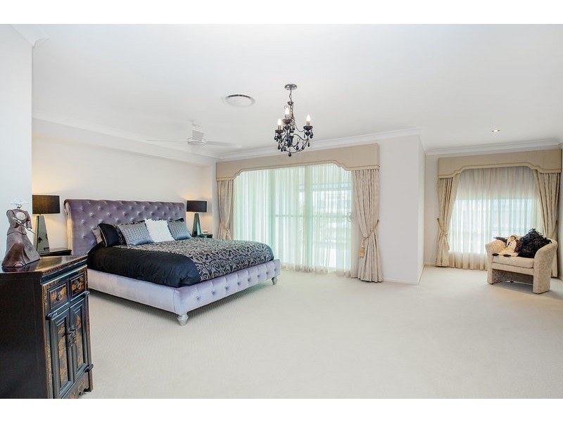 47 Knightsbridge Parade East, Sovereign Islands QLD 4216