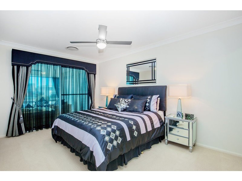 47 Knightsbridge Parade East, Sovereign Islands QLD 4216