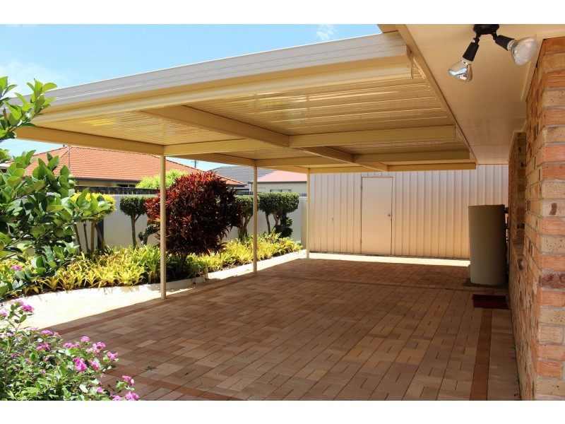 5 Chancellor Drive, Avenell Heights QLD 4670